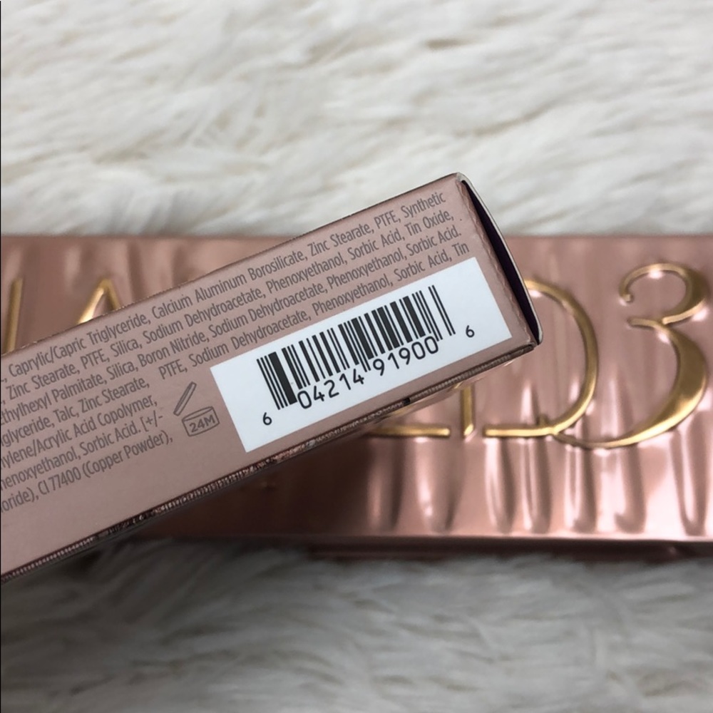 Urban Decay NAKED 3 Eyeshadow Pallet - Picture 6 of 6